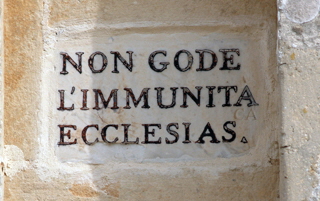 Non Gode l'Immunita Ecclesias - Ritratt: Fr. Martin Micallef